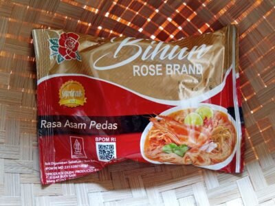 bihun instan rasa ayam pedas rose brand